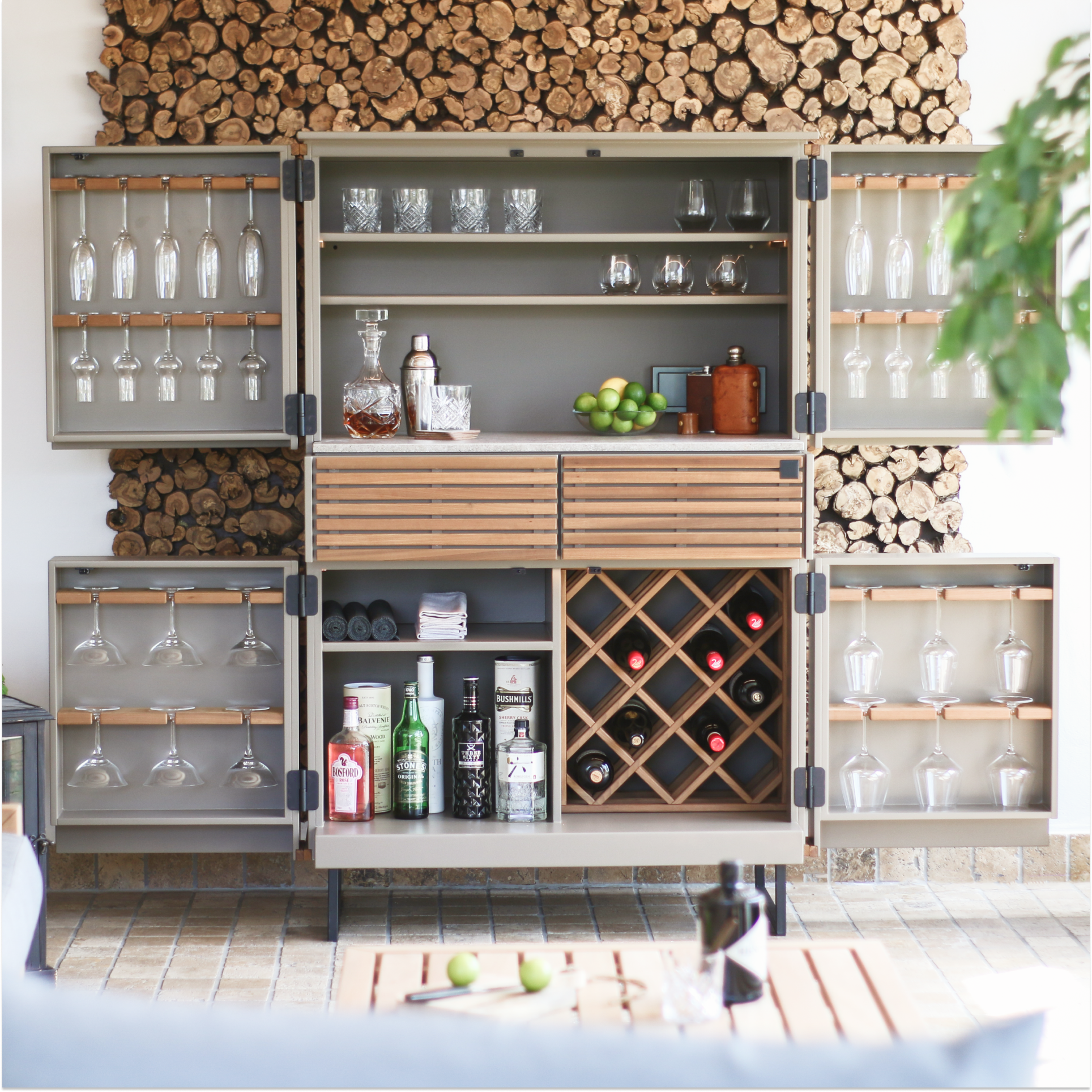 CUBIC ÚTIELDHÚS Í SKÁP