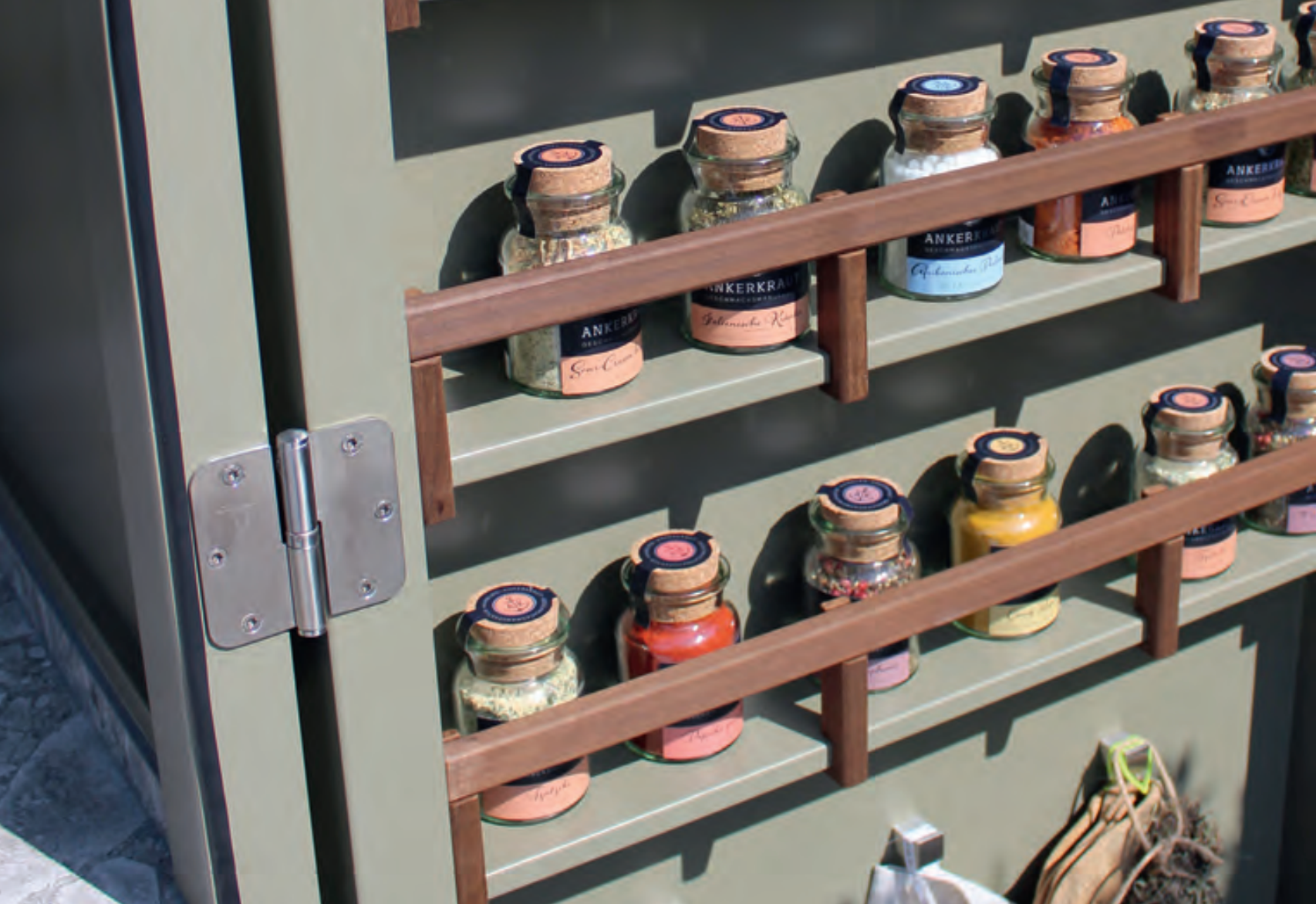 CUBIC ÚTIELDHÚS Í SKÁP