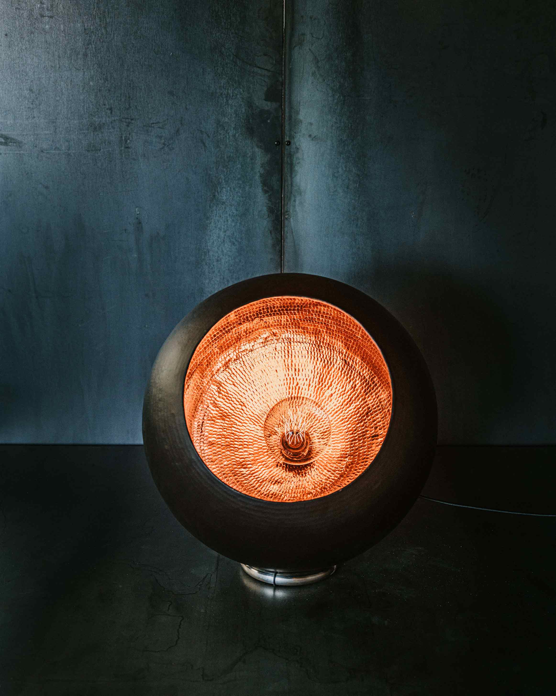 Svarta koparkúlan - kallar á athygli og virðingu