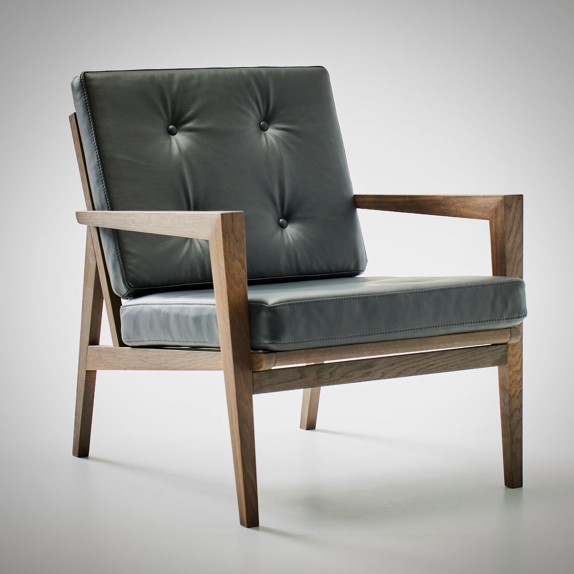 AXEL hægindastóllinn - Reykt eik