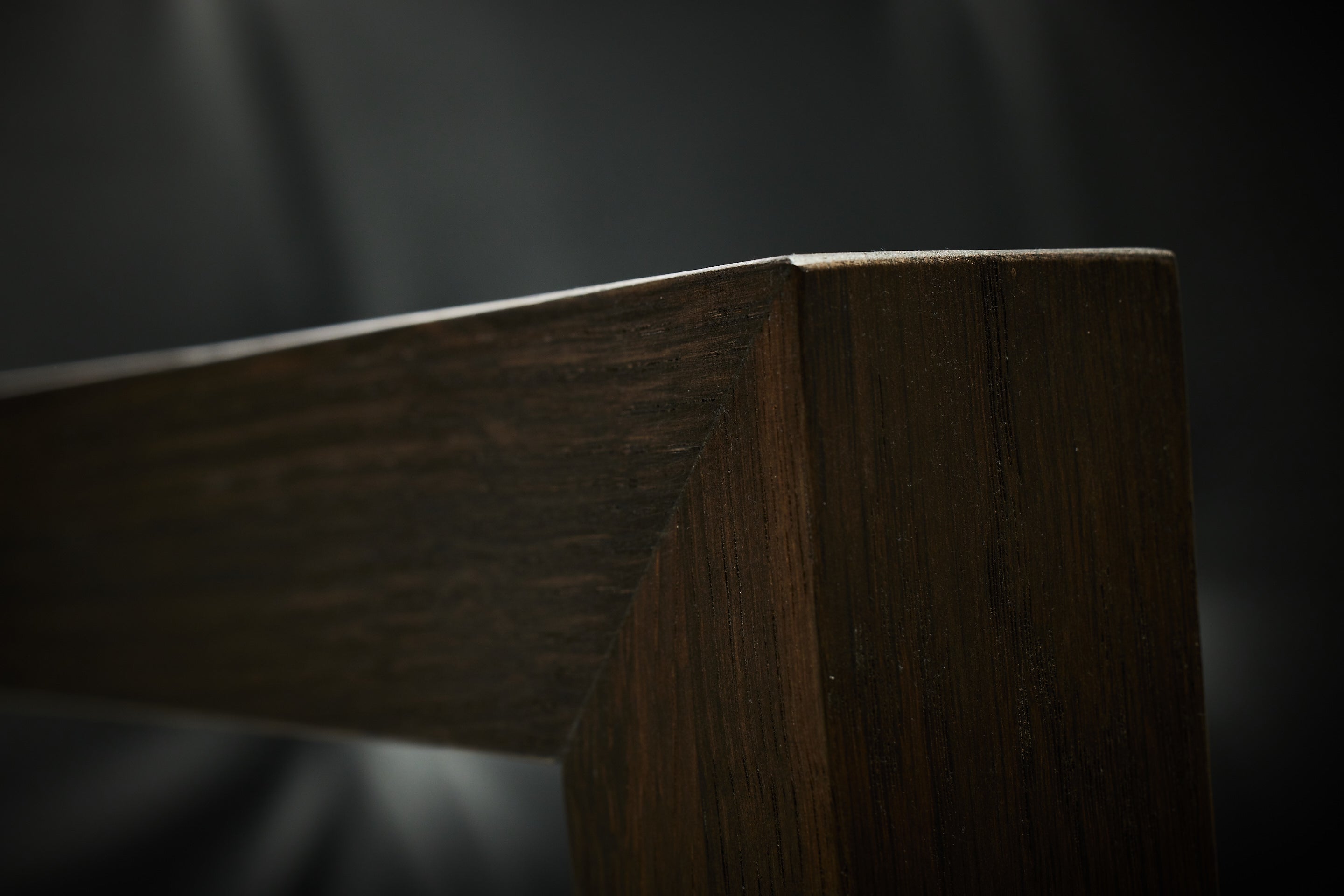 AXEL hægindastóllinn - Reykt eik