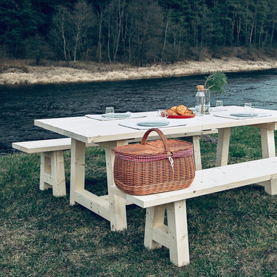 RÓMANTÍSKA BORÐIÐ